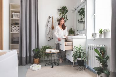 Minimalist Bathroom Storage